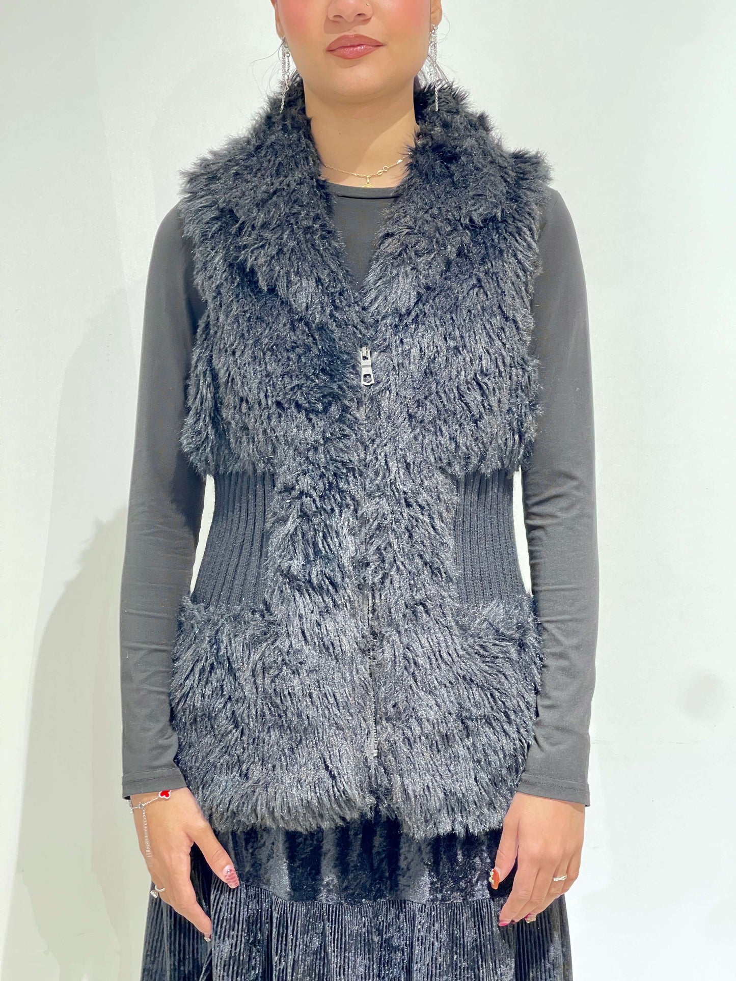Vintage Y2K Furry Zip Up Vest In Black