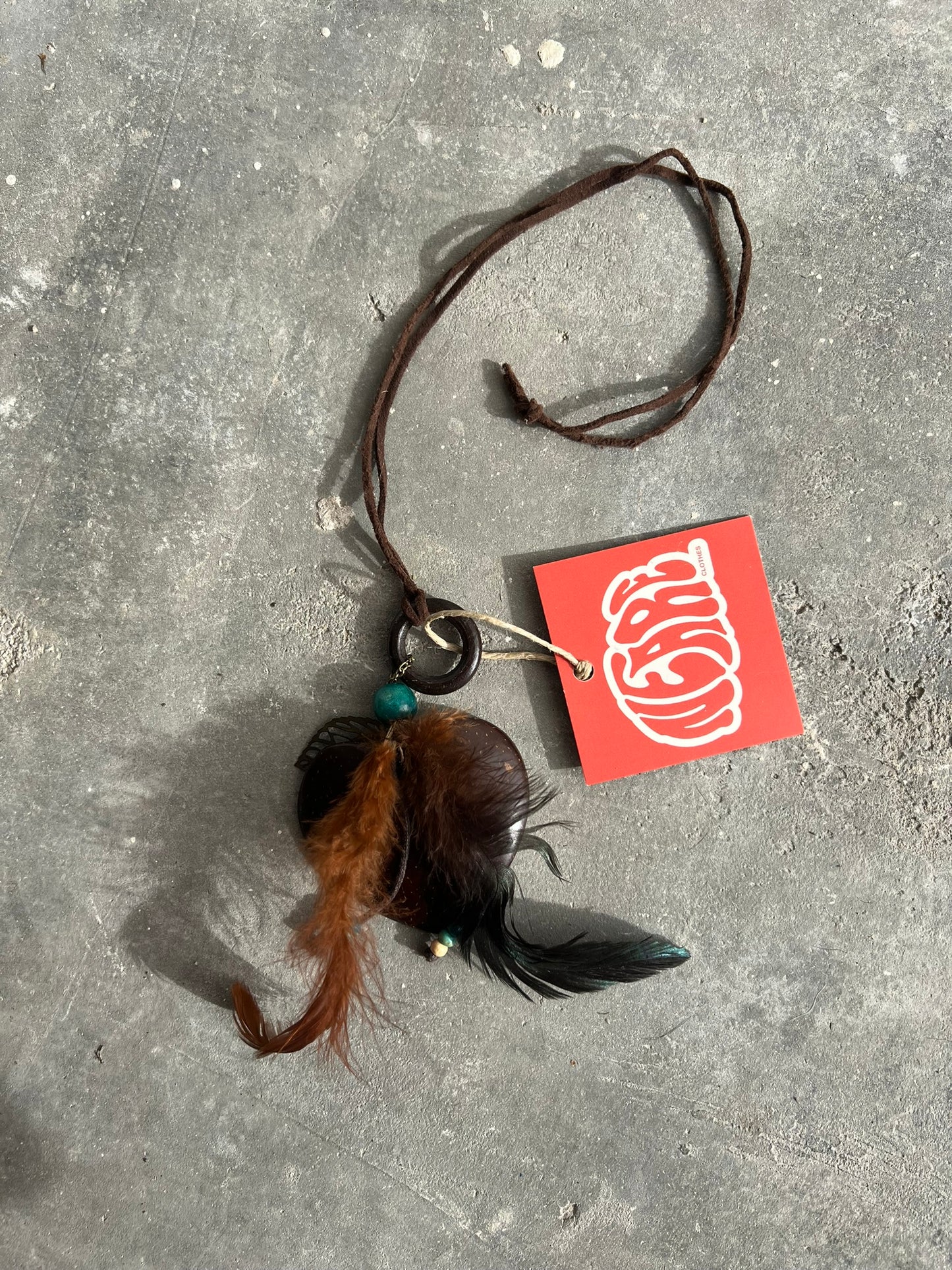 Vintage 00s Boho Coconut Heart Necklaze