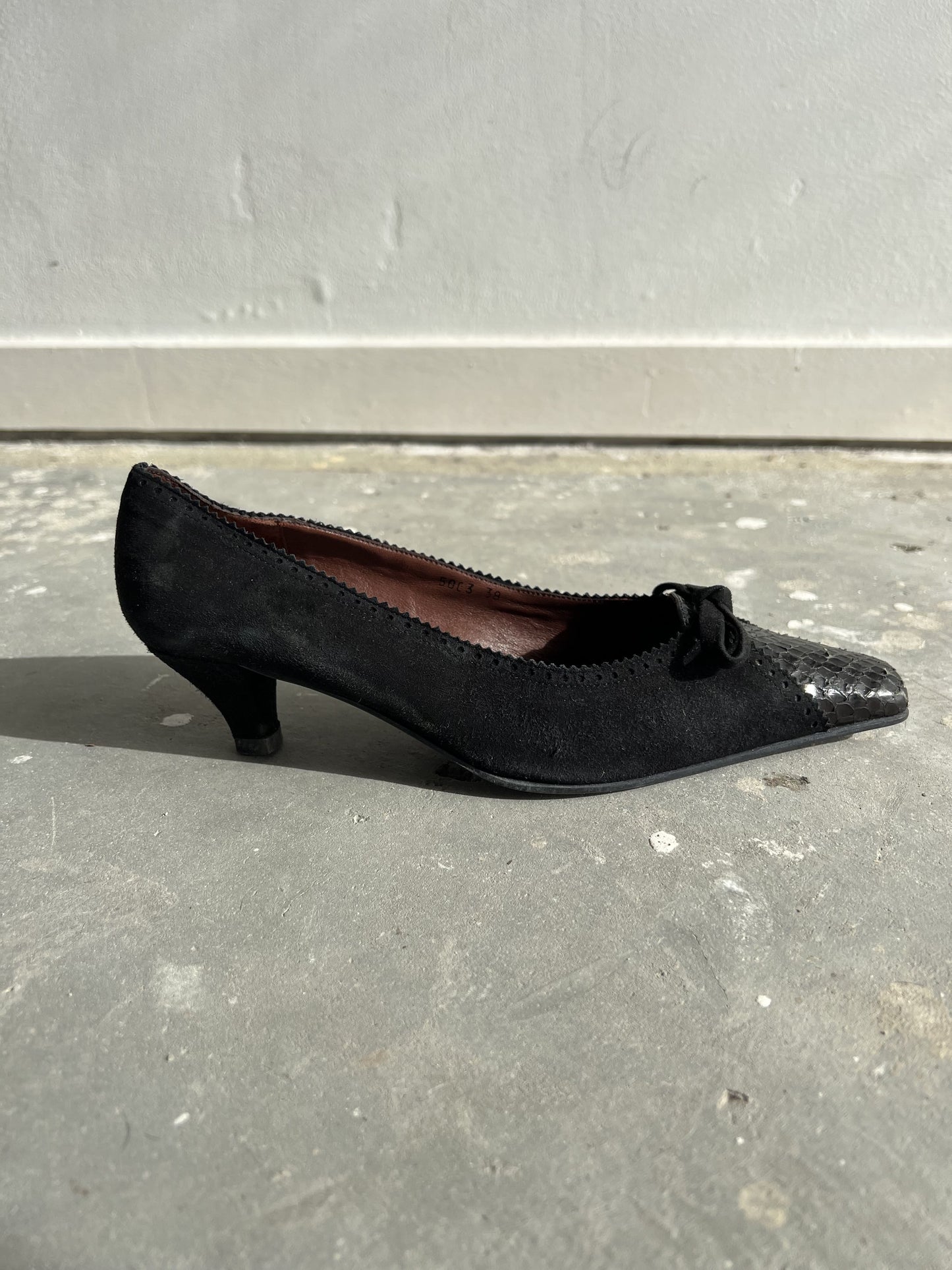 Vintage 90s Old Money Mary Janes With Ribbon