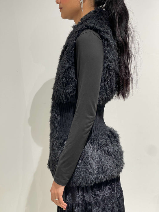 Vintage Y2K Furry Zip Up Vest In Black