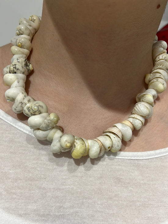 Vintage 00s Gimaguas Style Natural Shells Necklace