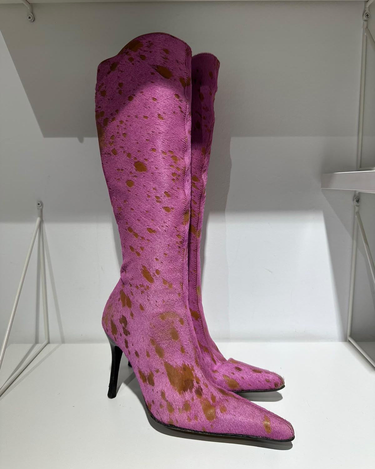 Vintage Y2K Cowgirl Badie Fucsia Cow Leather Heeled Boots