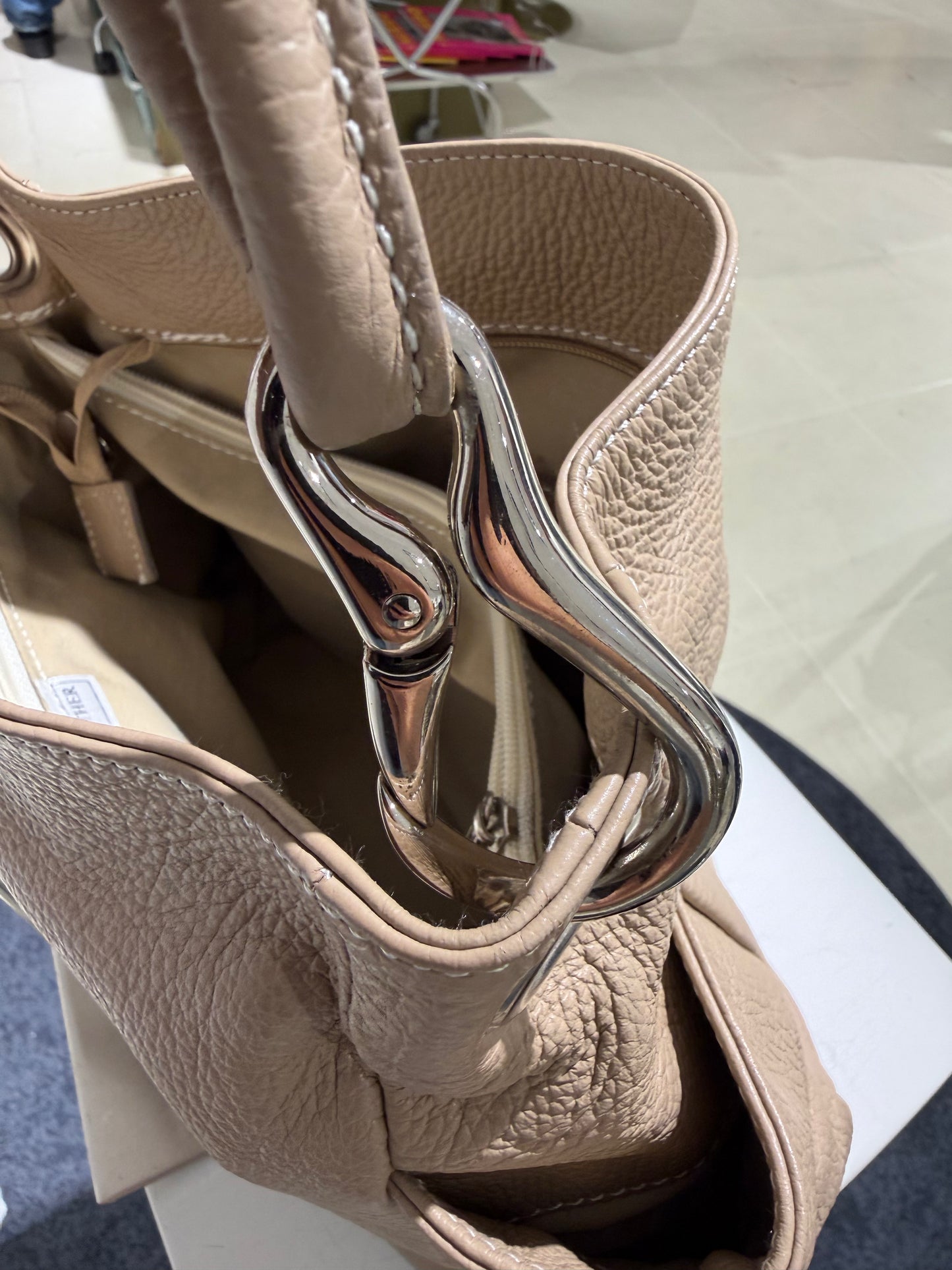 Vintage Y2K Gucci Hobo Style Leather Maxi Bag In Beige