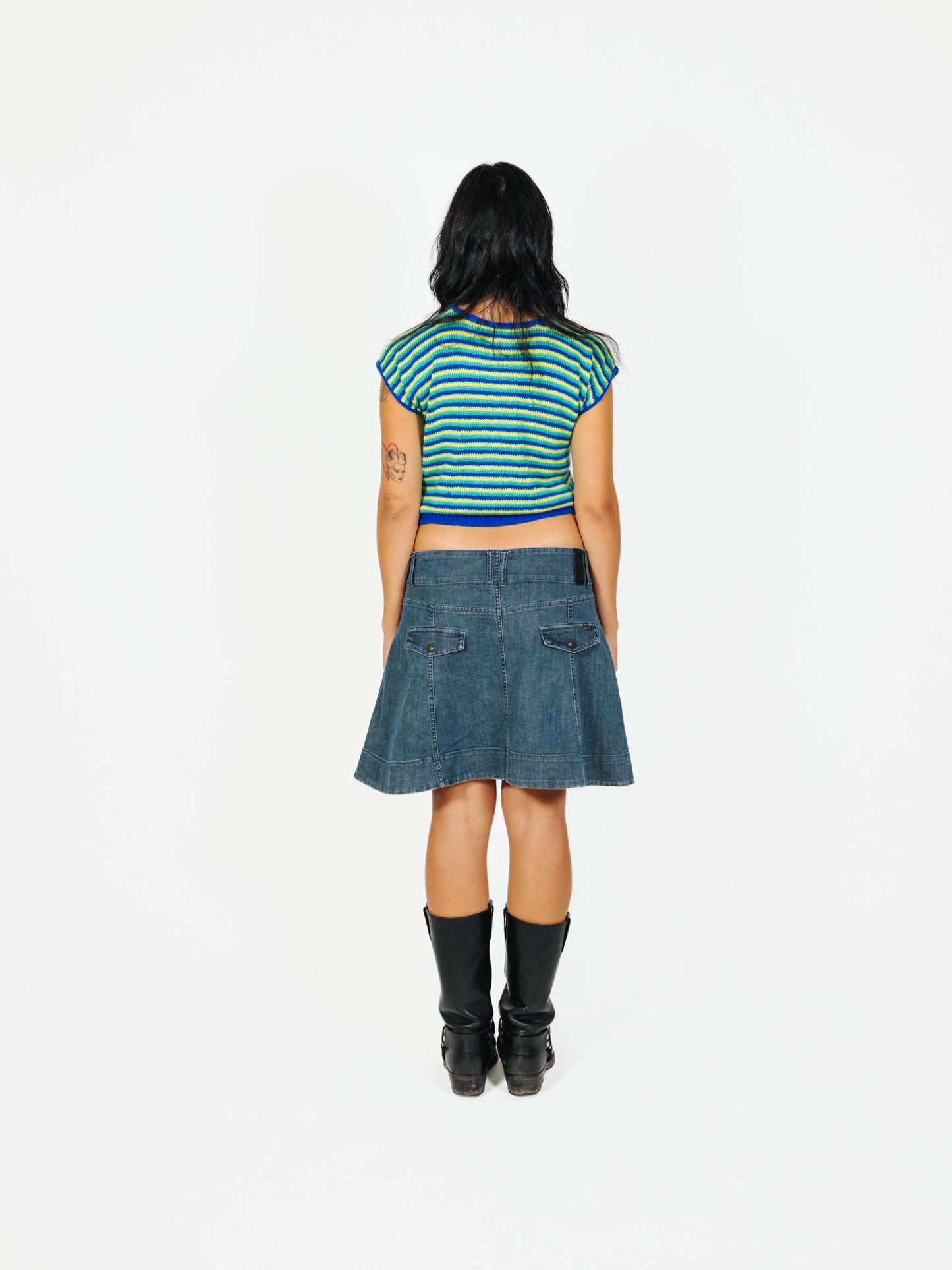 Cargar imagen en el visor de la galería, Vintage 00s Ruffled Denim Mini Skirt

