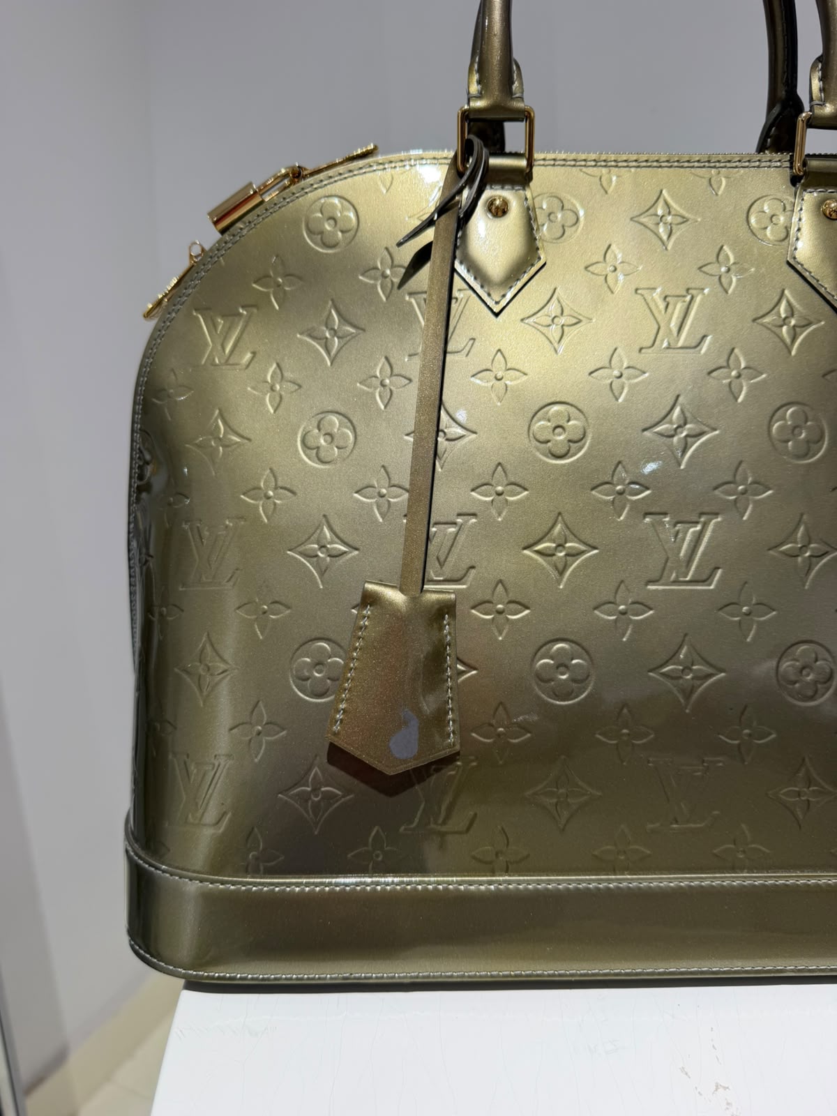 Super Rare Vintage Louis Vuitton Shimmery Silver Maxi Bag As Seen On Paris And Kim Kardashian