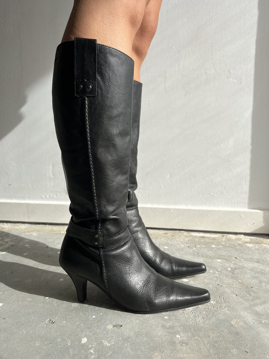 Vintage Late 90s Minimalism Leather Pointed Boots With Kitten Heel