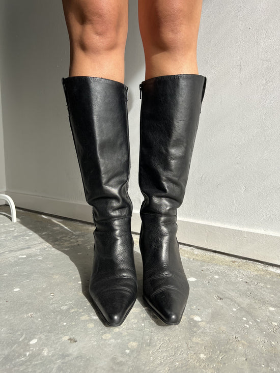 Vintage Late 90s Minimalism Leather Pointed Boots With Kitten Heel