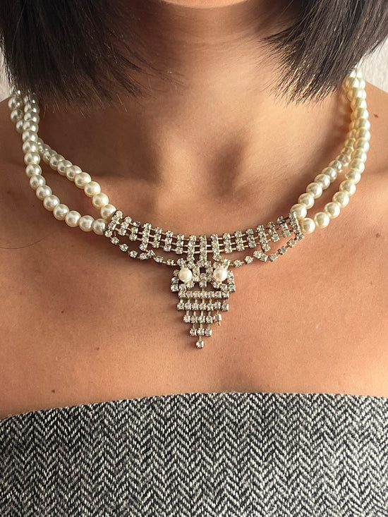 Cargar imagen en el visor de la galería, Vintage Late 90s Doubled Necklace With Rhinestones and Pearls
