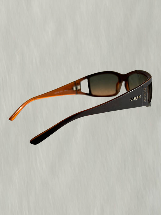 Cargar imagen en el visor de la galería, Vintage 00s Vogue Futuristic Double Color Sunglasses
